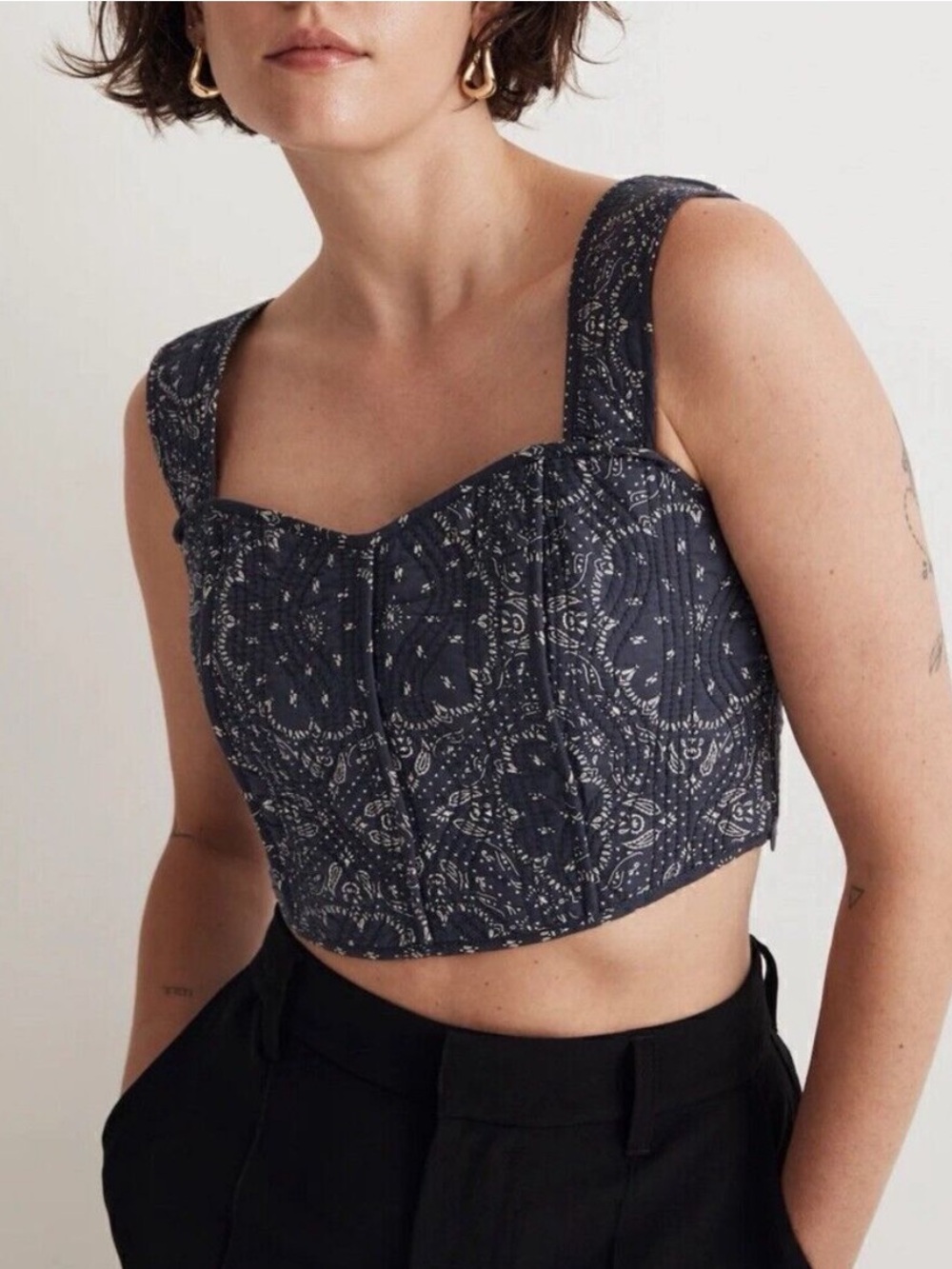 Madewell Quilted Sweetheart Crop Top in
Blue Bandana Print. Size: 0
